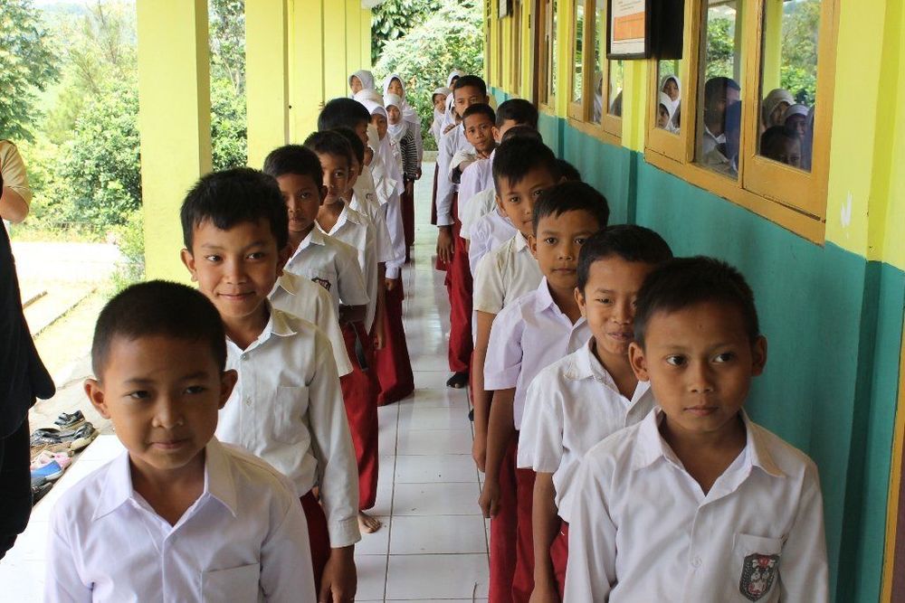 7 Benda Sederhana Nan Polos ini, Pernah Bikin Masa Kecil Kita Berarti!