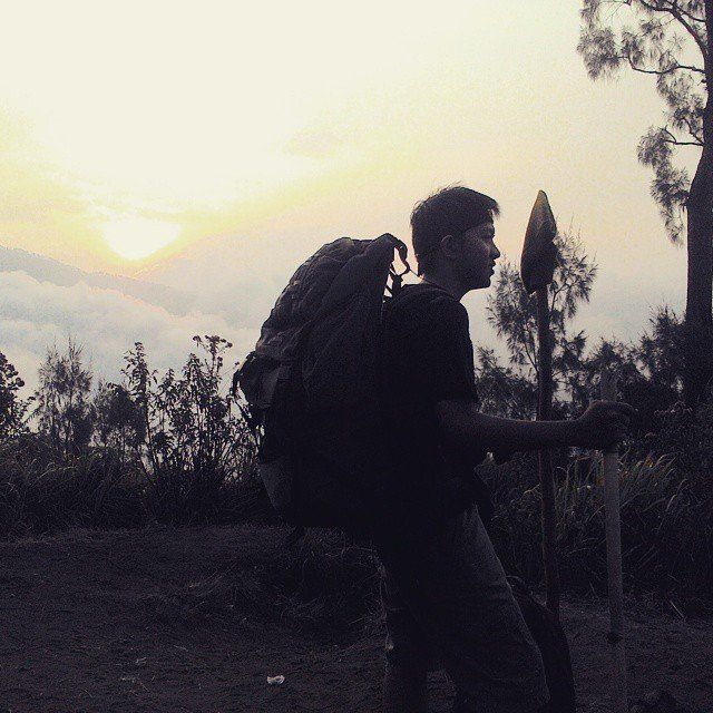 Pemandangan Sunset di Puncak Panderman. Credit to @fatkhur_rozi03