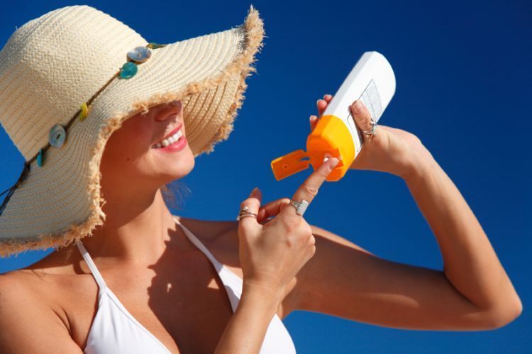 pantang keluar sebelum pakai sunscreen