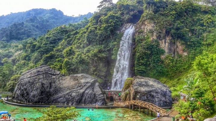 Curug Indah di Indoesia