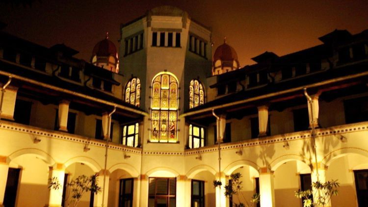 Pengalaman Berkunjung ke Lawang Sewu di Malam Hari