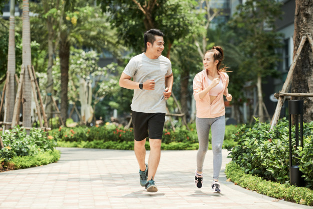 https://www.freepik.com/free-photo/couple-jogging-park_5633723.htm#page=1&query=jogging&position=21