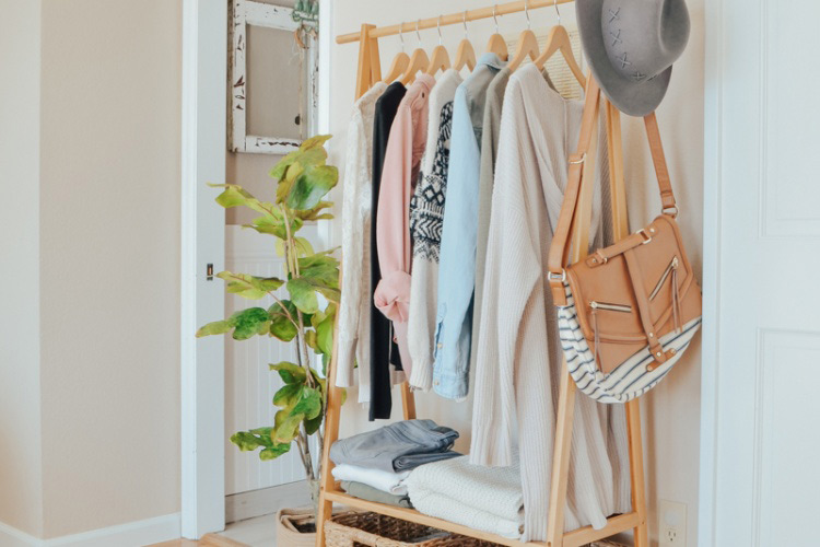 Wardrobe storage buat kamar cewek, karya Sarah Joy