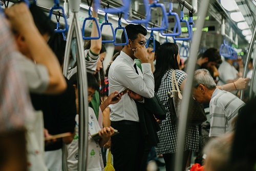 Gimana Kalau Gak Bisa Social Distancing?