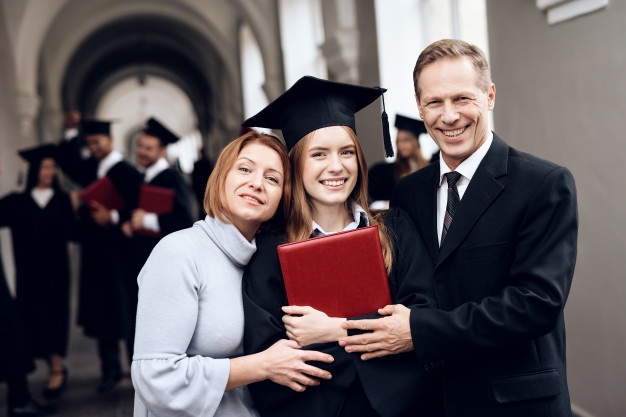 https://www.freepik.com/premium-photo/parents-congratulate-student-who-finish-their-studies_5056304.htm#page=1&query=proud%20parents&position=5