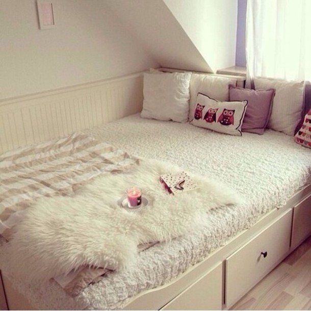 http://picture-cdn.wheretoget.it/l4g016-l-610x610-jewels-tumblr+bedroom-bedroom-bed-throw-candle-tumblr-owls-blanket-warm-fur-winter-house-girly-stripes-white-pink-pillow.jpg