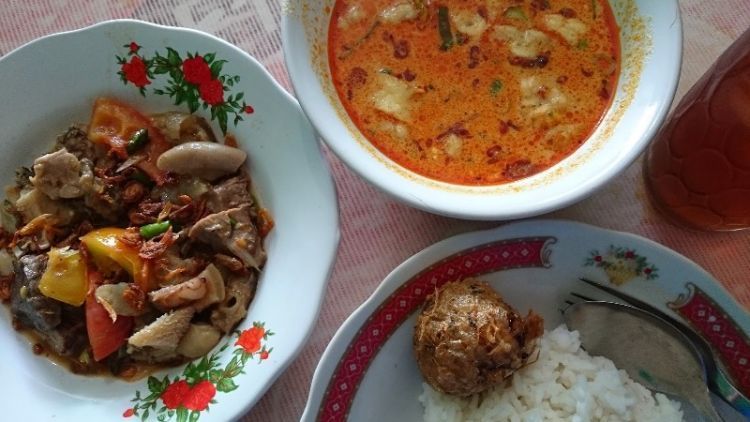 Saat Melancong Ke Jakarta, Sempatkan Mencicipi Kuliner Betawi yang Rasanya Asli Juara!