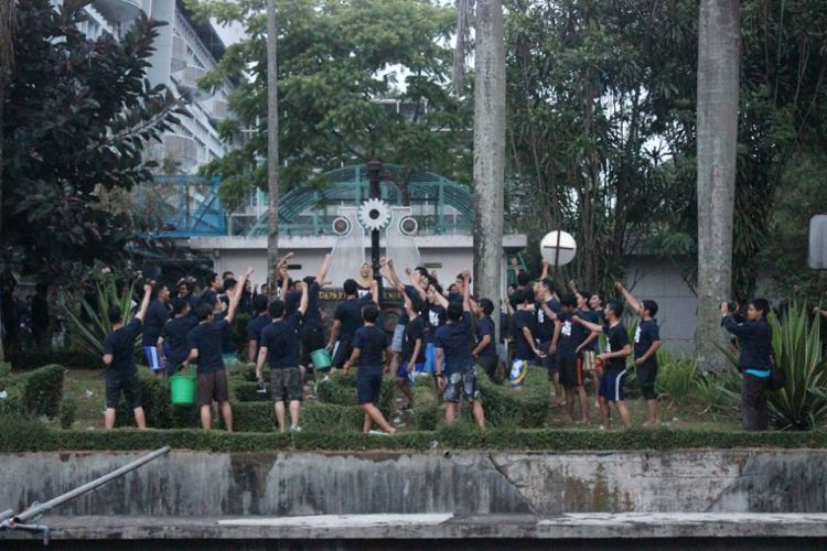 nggak pernah ngerasa sendiri karena selalu ada teman-teman!