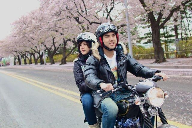 naik motor berdua itu romantis