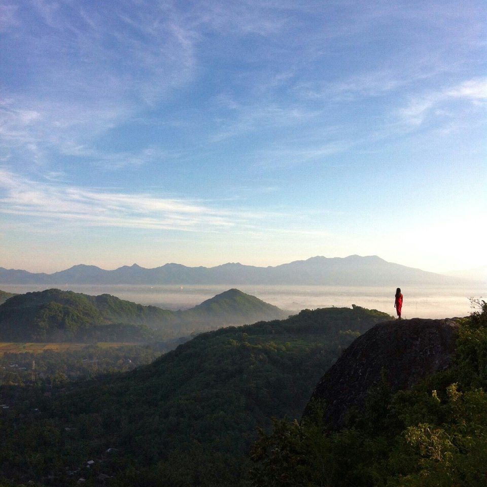 Pemandangan Indah Gak Cuman Di Gunung Masih Ada Perbukitan-Perbukitan Indah Di Indonesia