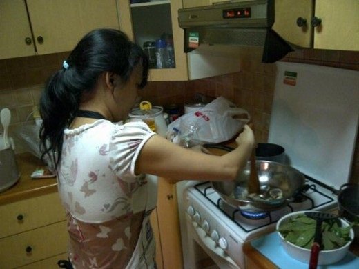 Masak-masak sendiri Cuci Baju sendiri Tidurpun sendiri