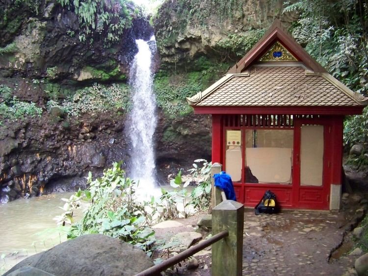 Air Terjun atau Curug di Jawa Barat