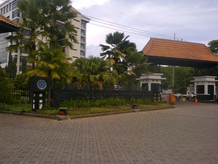 Pintu Gerbang 24/7, Jalan Semarang