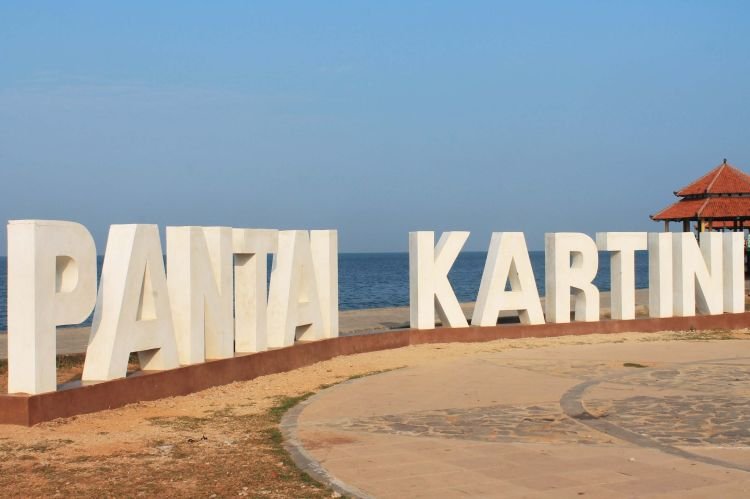 Penampakan Pantai Kartini, Jepara.