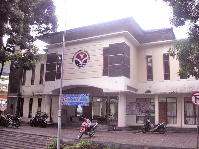 Gedung Geugeut - Winda, saksi kisah serunya UKM se- UPI.