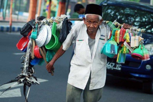 Hargai perjuangan mereka untukmu!