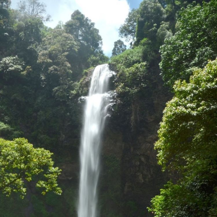 Air Terjun atau Curug di Jawa Barat