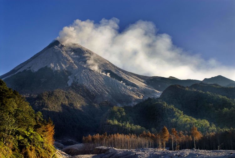 Panorama keindahan Merapi