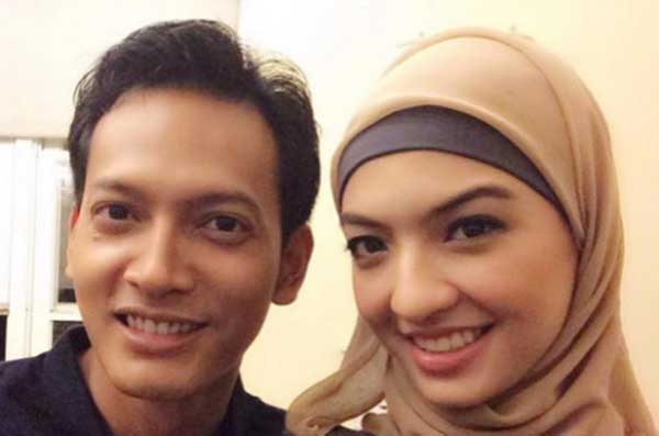 Pernah diisukan dekat dengan Raline dan Citra Kirana... Tapi kenyataannya mereka cuma teman kok....