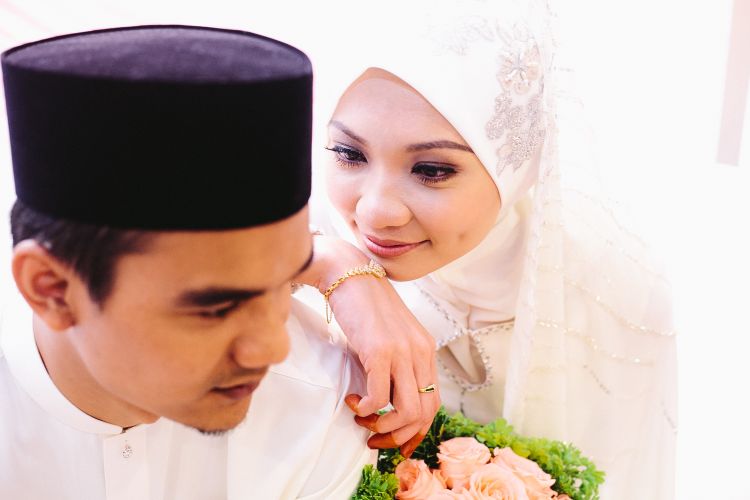 Nikah dulu yang sah menurut agama dan negara, baru manggil Abi-Umi