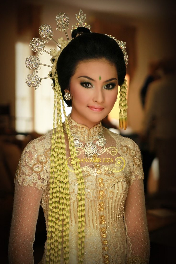 7 Ragam Kebaya Pengantin  Sunda  yang Bisa Jadi Pilihanmu 