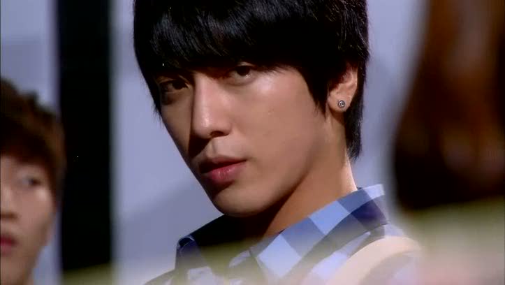 Jung Yong Hwa, second lead di You're Beautiful. masih ingat kan wajah rupawannya?