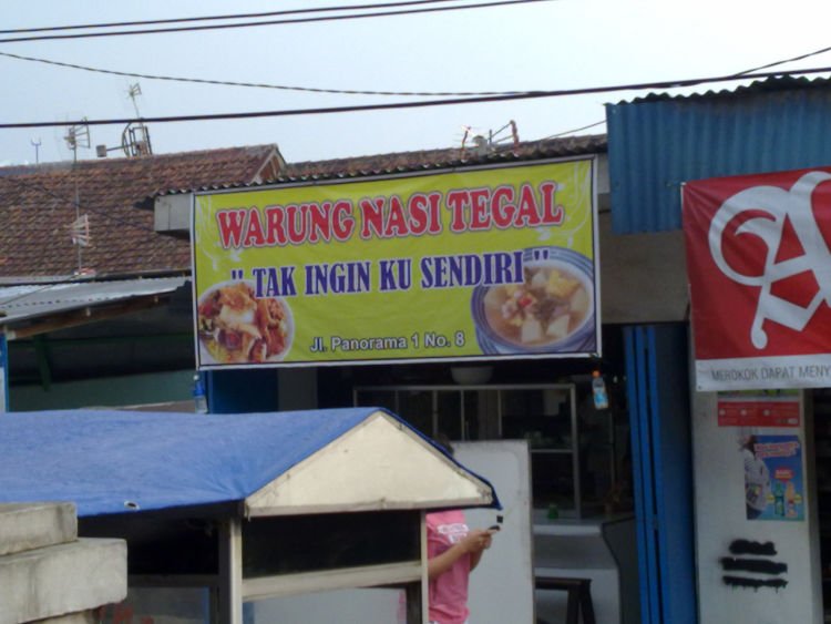 Nama wartegnya ada-ada aja ya Hehe