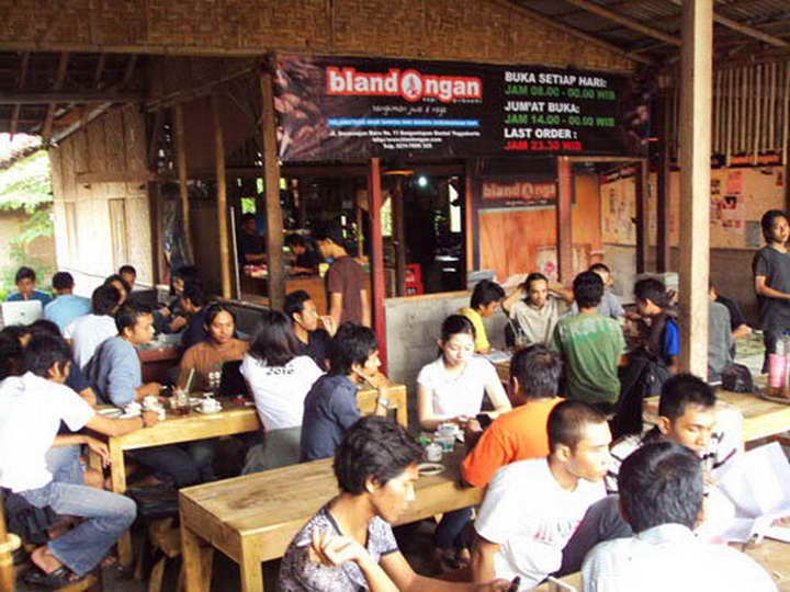 tempat nongrong favorit, cafe blandongan