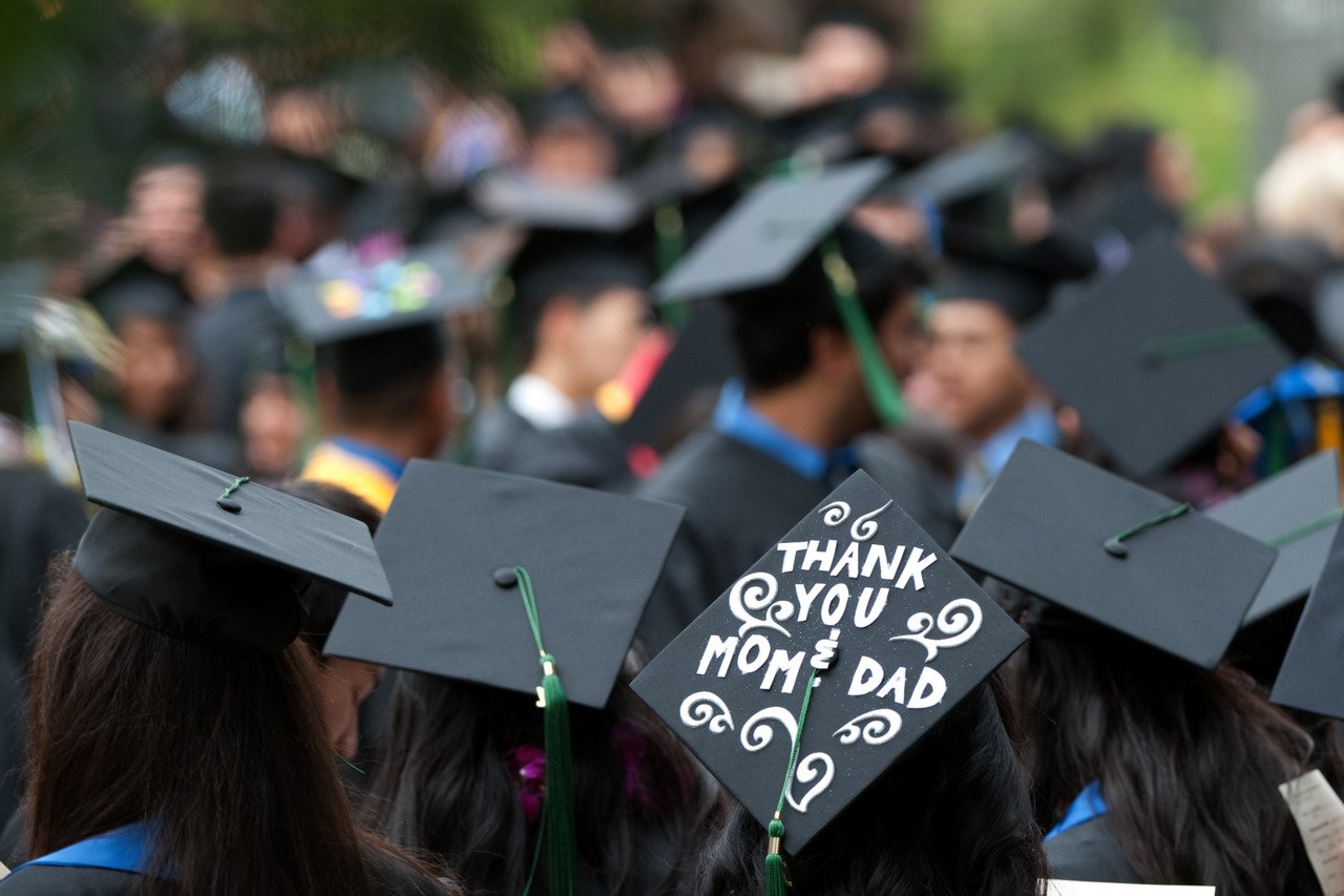 Wisuda Bukanlah Tujuan Utama. Setelahnya, Banyak Hal yang Harus Lebih Kamu Perjuangkan