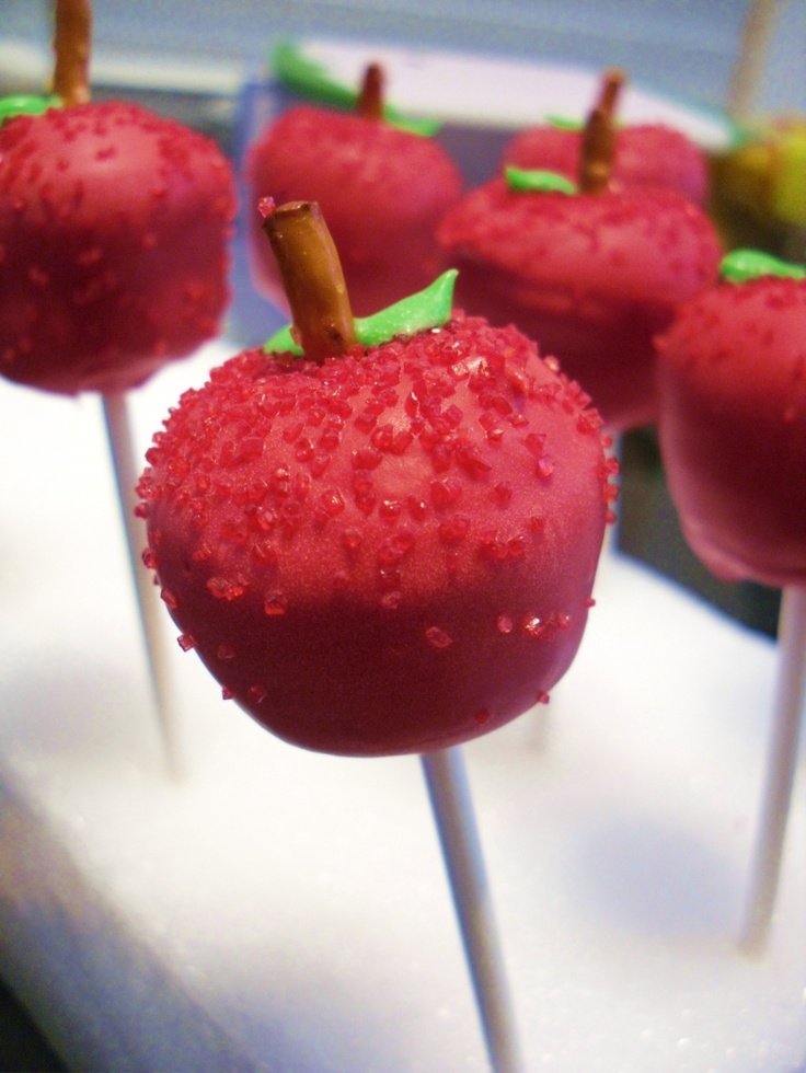 Apple cake pops