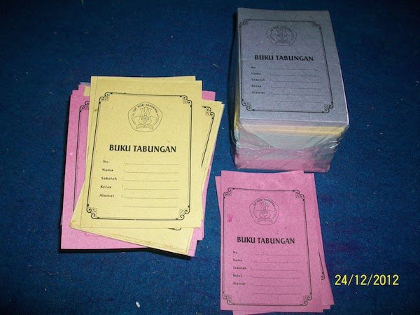 Kamu bisa pakai buku tabungan ini biar acara nabung kamu dan teman-teman lebih seru.