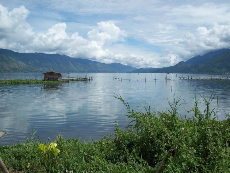 Danau Laut Tawar