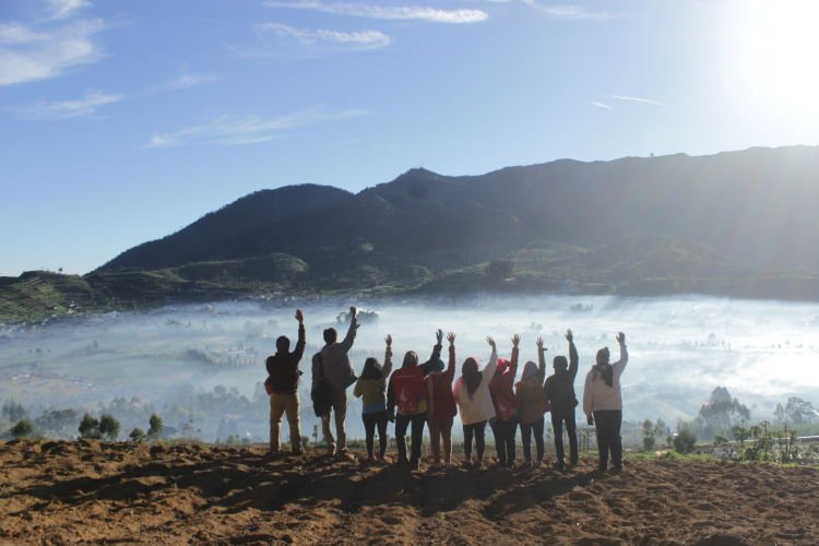 negeri atas awan, ramean lebih seru