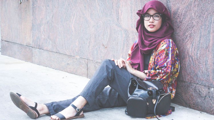 8 Style  Untukmu Sehari hari Cewek Berhijab yang Ingin 