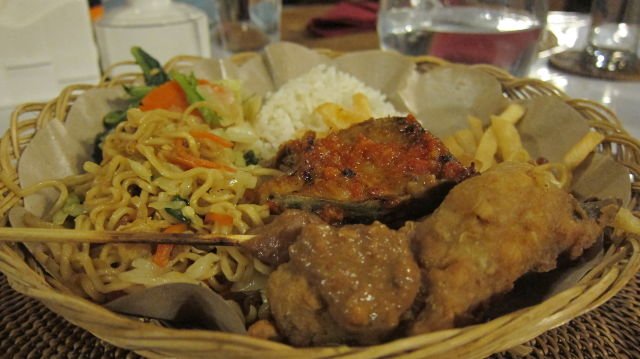 Kalau nasi campurmu ada mie-nya, mie-nya dibuang saja