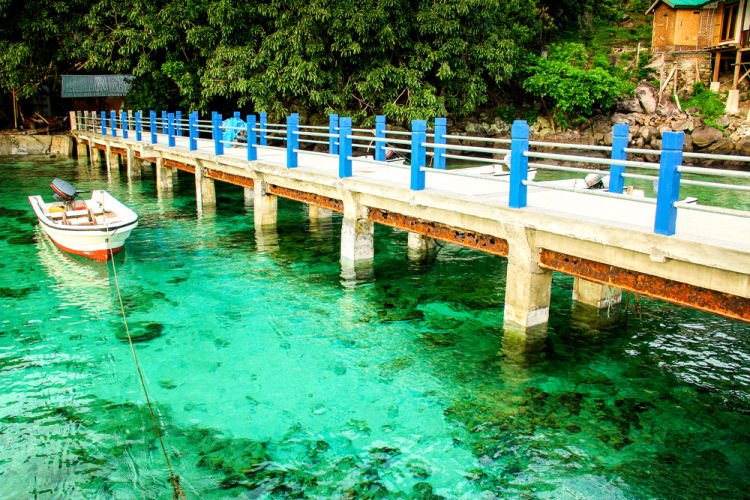 Jembatan di Pantai Iboih.