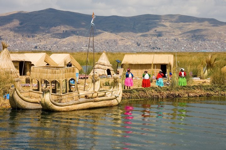 Pulau di atas danau Titicaca.