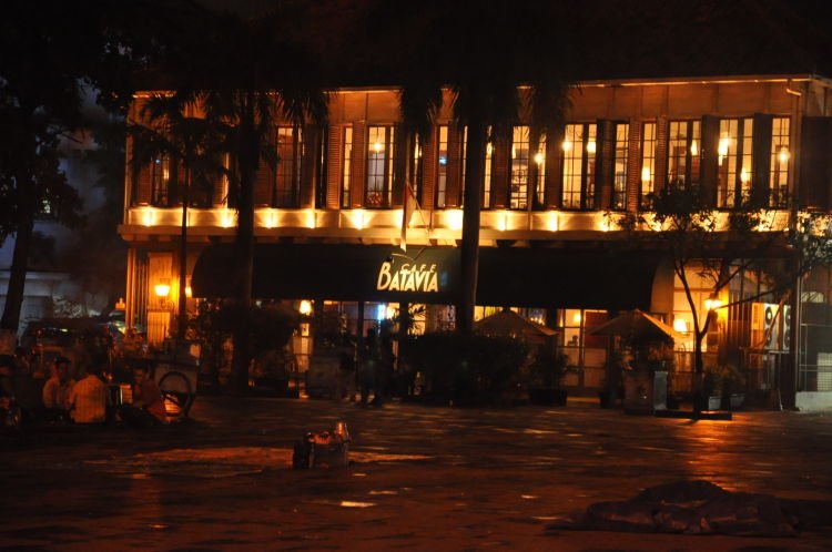 Batavia Cafe dari depan.