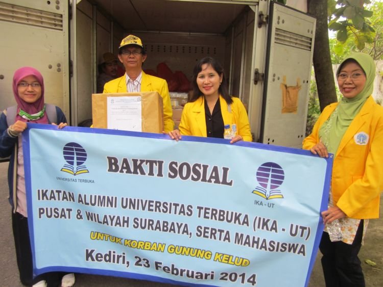 bakti sosial 