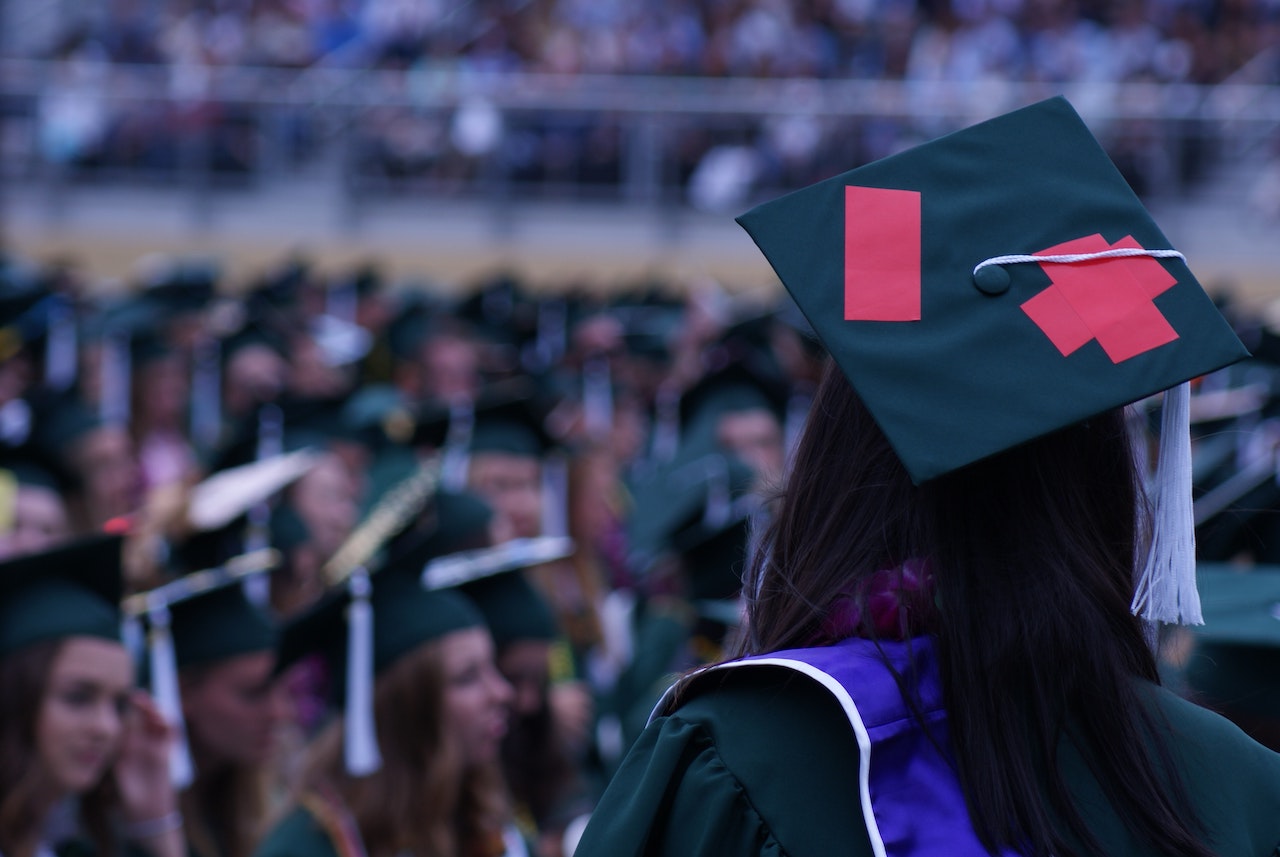 Setelah Euforia Wisuda dan Jadi Sarjana, Ragam Suka Duka Inilah yang Akan Kamu Rasa!