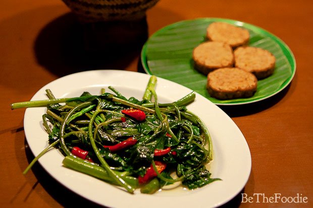 kenyang dan bergizi kok makan kangkung pakai tempe