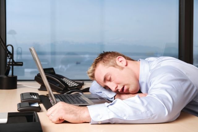 Tidur di Kantor