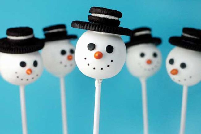 Snowman cake pop