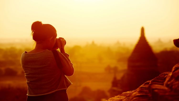 Carilah Tempat Terindah Bagimu dan Percayalah Bahagiamu Buatku Tersenyum