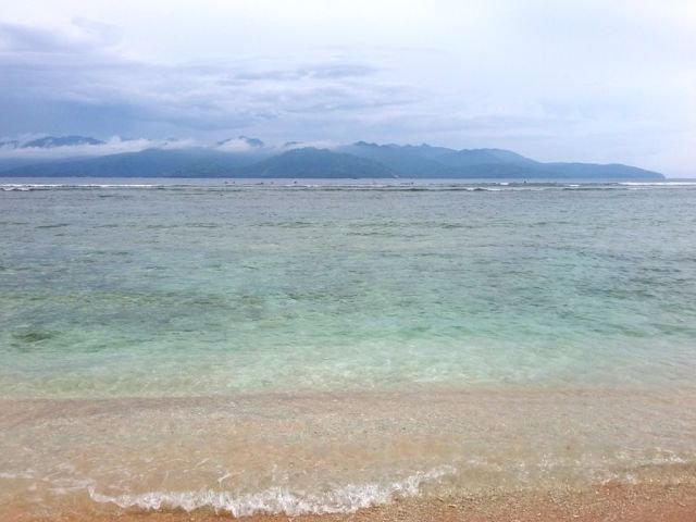 Pantai di Gili Trawangan, mendung dan syahdu