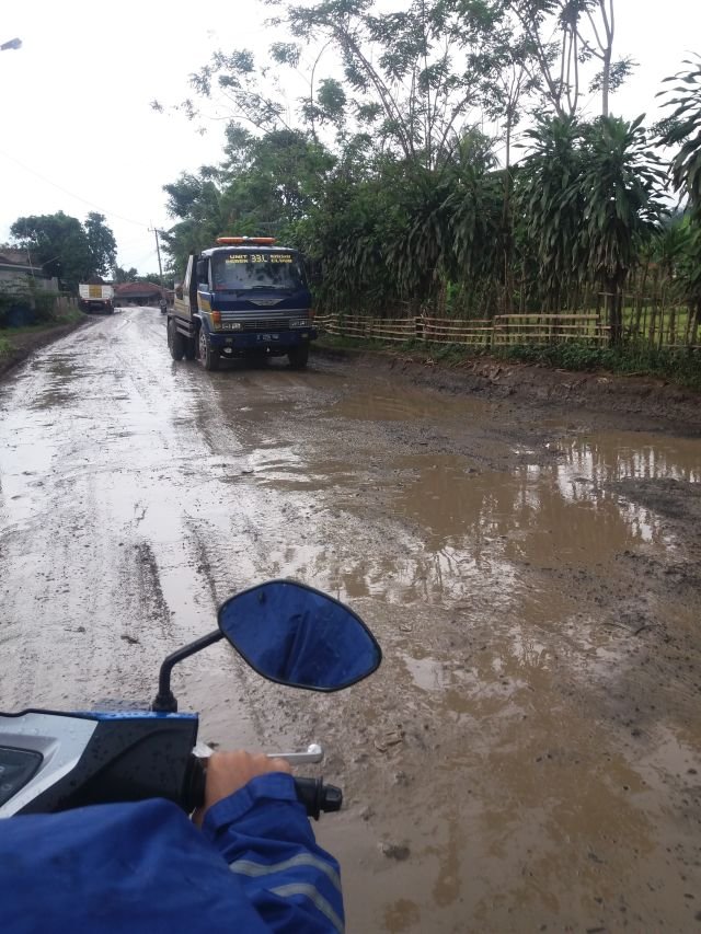 Danau di jalan hihi