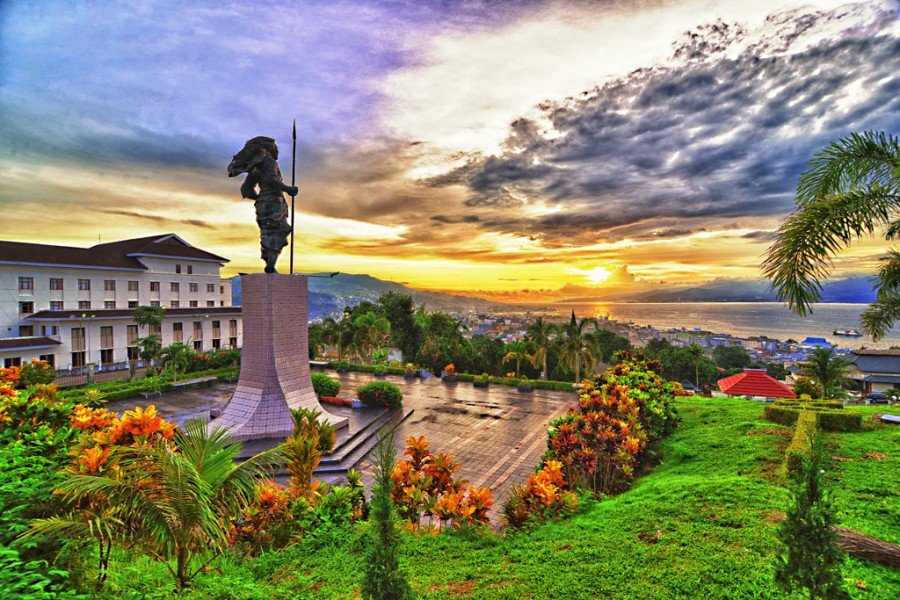 Bukan Cuma Nona Manise, Cantiknya Panorama Alam di Ambon Bisa Bikin Kamu Jatuh Cinta!