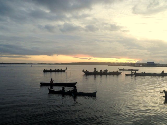 Senja di Pelabuhan Pangulubelo