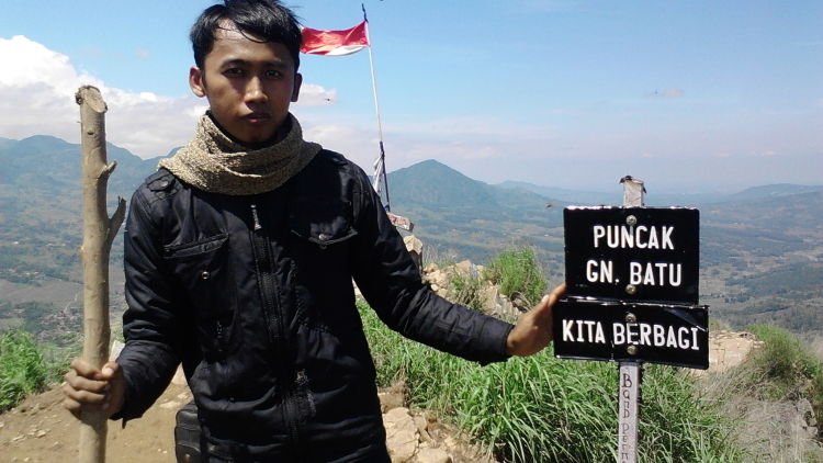 Terjun di Ciherang, Menanjak di Puncak Batu