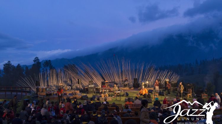 Jazz Gunung Bromo, Pesta Merdeka dalam Harmoni Alam Nusantara. Inilah Konser Musik Jazz Terbesar di Alam Terbuka!